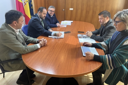 CUAS Mancha Occidental II detalla el Congreso Nacional de Regantes al presidente del PP de Castilla-La Mancha